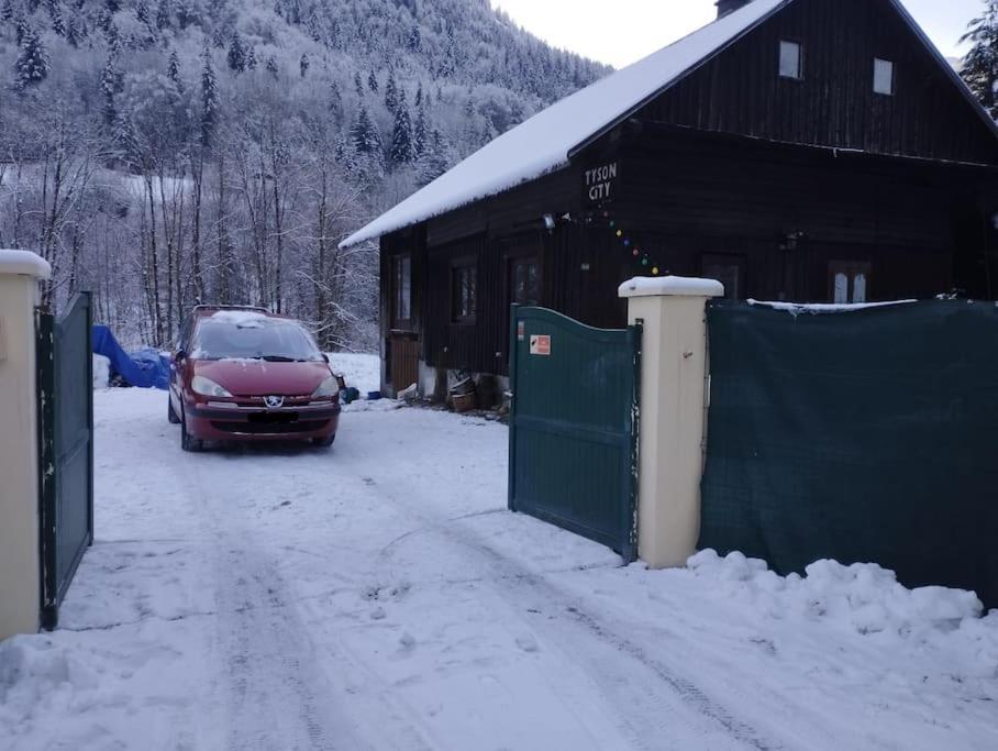Chalet 8 Personnes + Grand Terrain Et Riviere Entremont Экстерьер фото